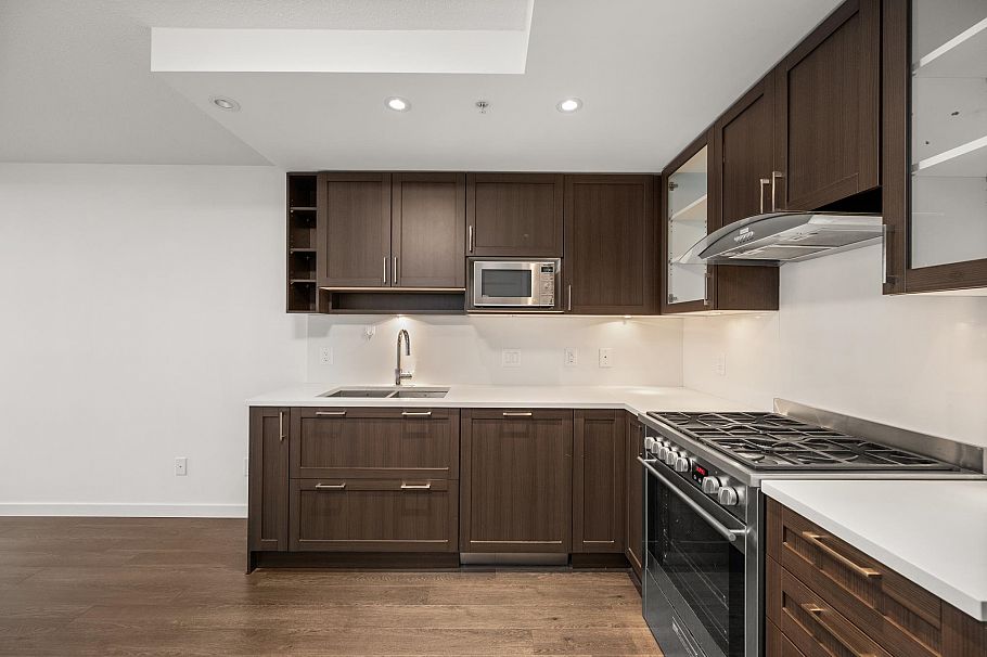 2810 5665 Boundary Road Vancouver, BC - 2