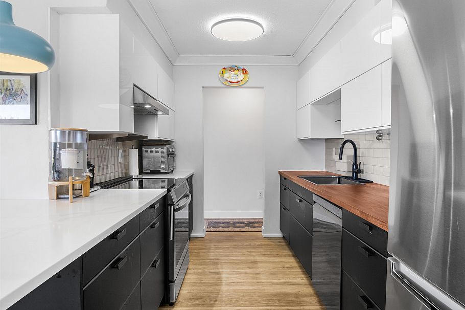 306 134 W 20th Street North Vancouver, BC - 10