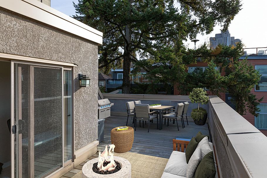 51 870 W 7th Avenue Vancouver, BC - 2