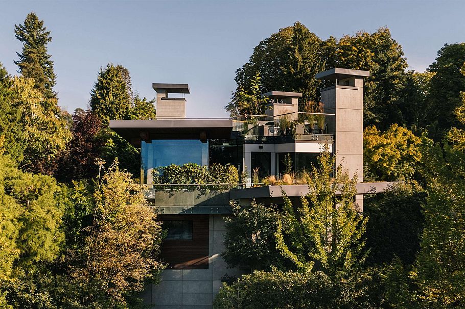 5038 Arbutus Street Vancouver, BC - 1