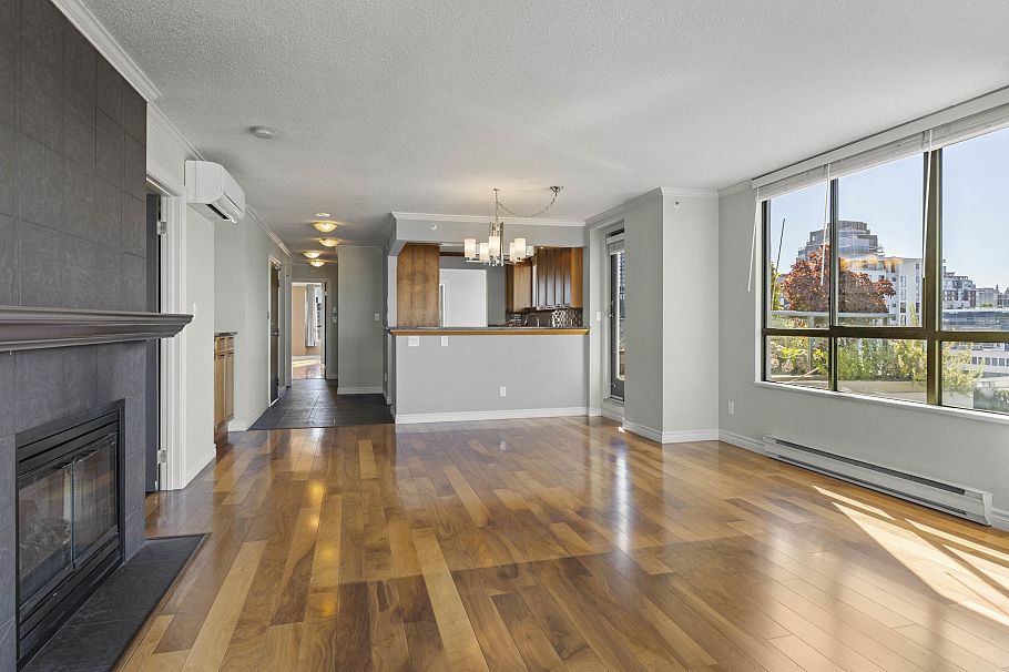 1103 2288 Pine Street Vancouver, BC - 2