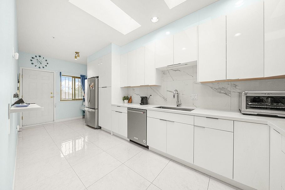 5657 Kerr Street Vancouver, BC - 10