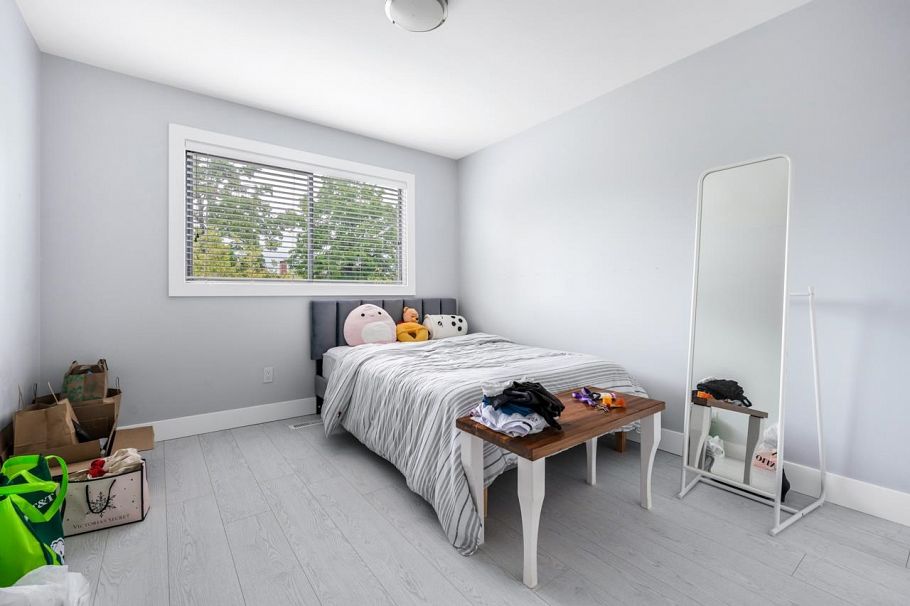 2236 E 34th Avenue Vancouver, BC - 7