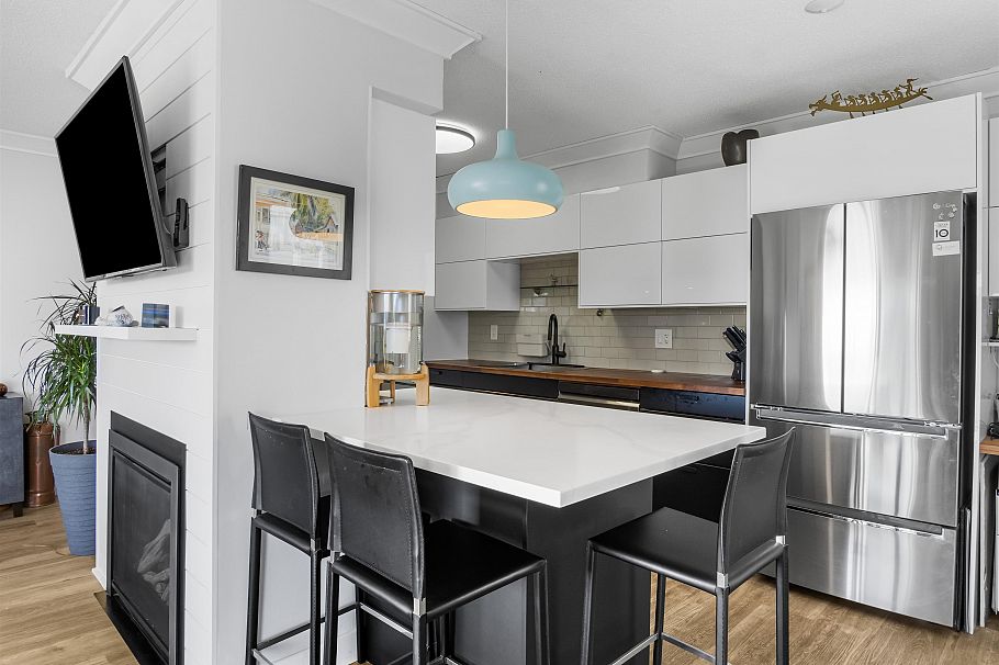 306 134 W 20th Street North Vancouver, BC - 9