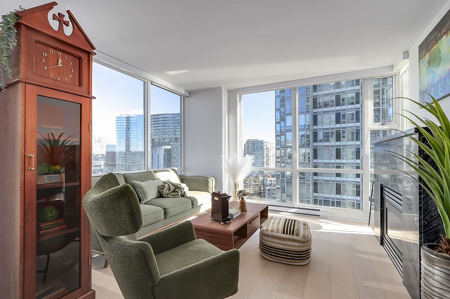 1807 1077 Marinaside Crescent Vancouver, BC - 3