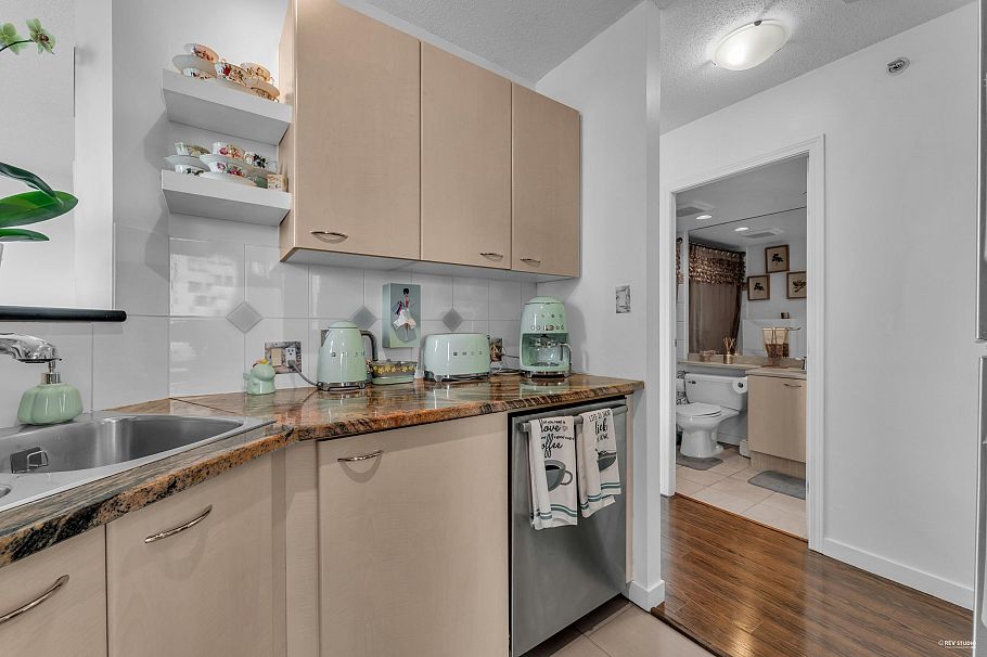 1905 1331 Alberni Street Vancouver, BC - 10