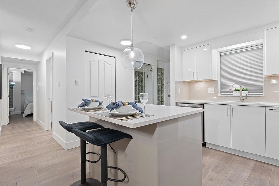 312 555 Abbott Street Vancouver, BC - 20