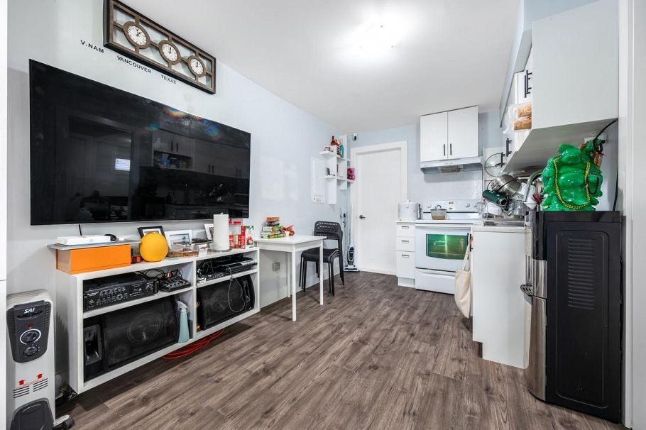 2236 E 34th Avenue Vancouver, BC - 13