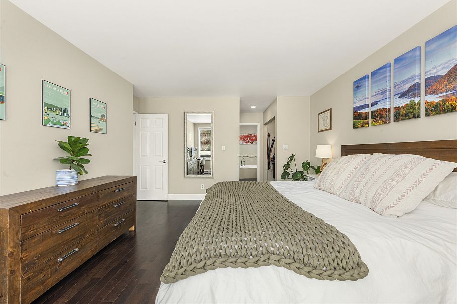 1858 W 1st Avenue Vancouver, BC - 4