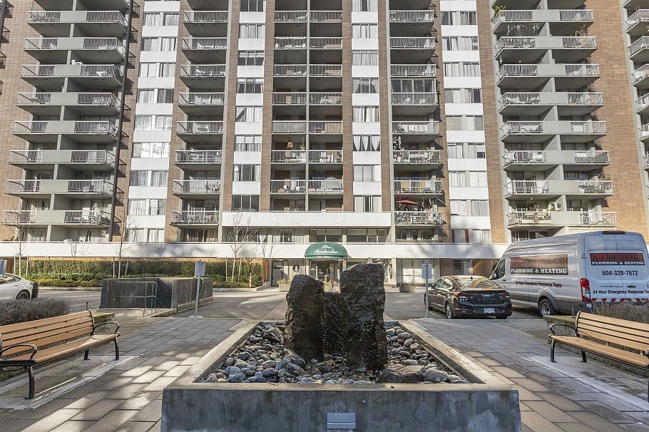 315 2012 Fullerton Avenue North Vancouver, BC - 2