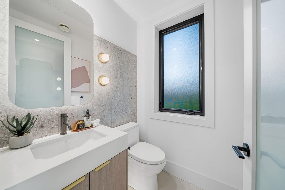 2493 Eton Street Vancouver, BC - 9