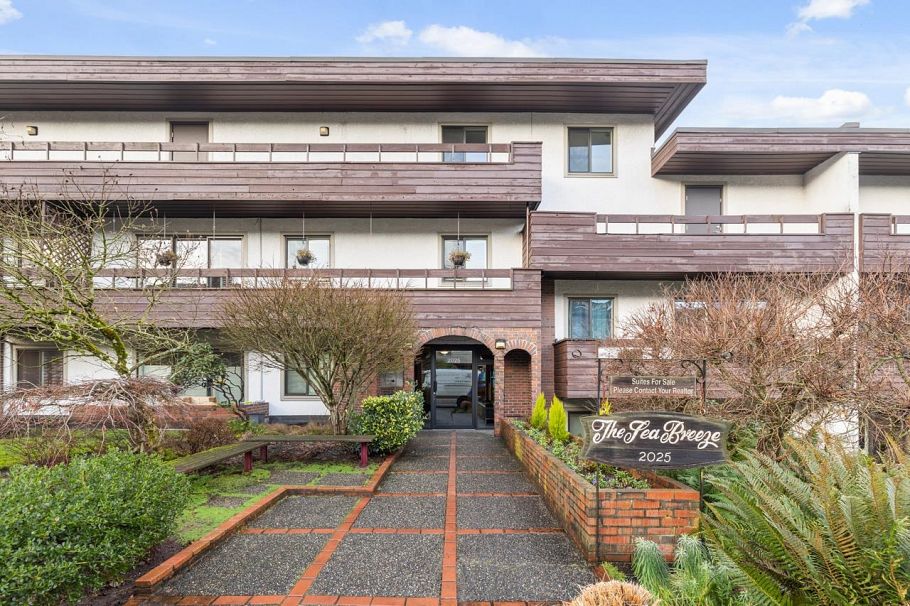 308 2025 W 2nd Avenue Vancouver, BC - 1