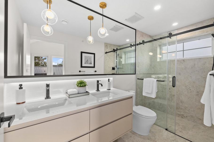 2436 W 49th Avenue Vancouver, BC - 24