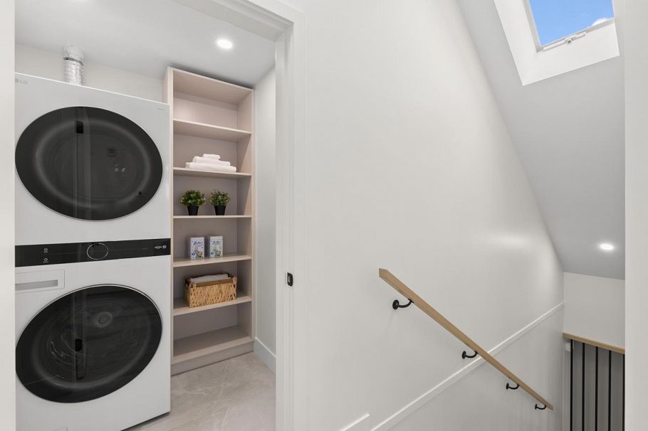 2436 W 49th Avenue Vancouver, BC - 31