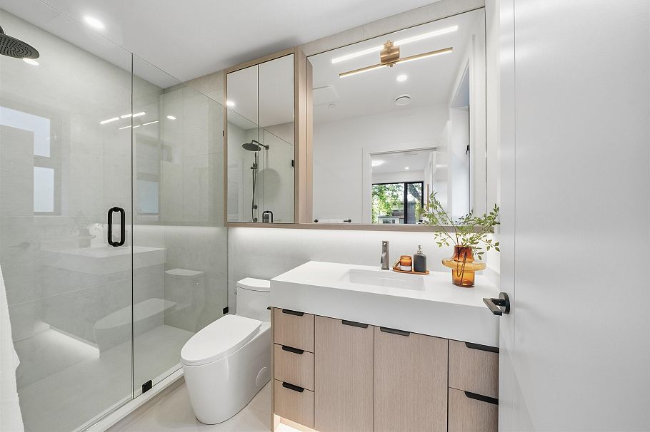 2493 Eton Street Vancouver, BC - 13