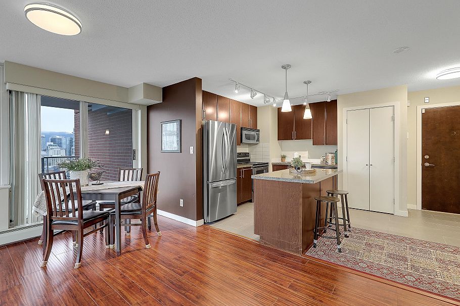 3302 688 Abbott Street Vancouver, BC - 2