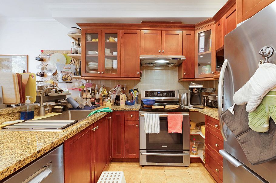 201 75 N Renfrew Street Vancouver, BC - 9