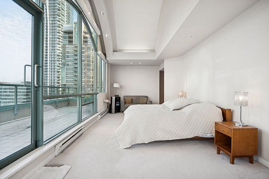 PH 3-4 1383 Howe Street Vancouver, BC - 10