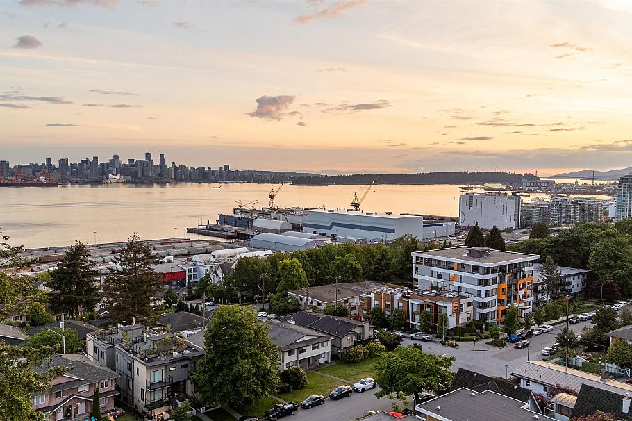 665 422 E 3rd Street North Vancouver, BC - 16