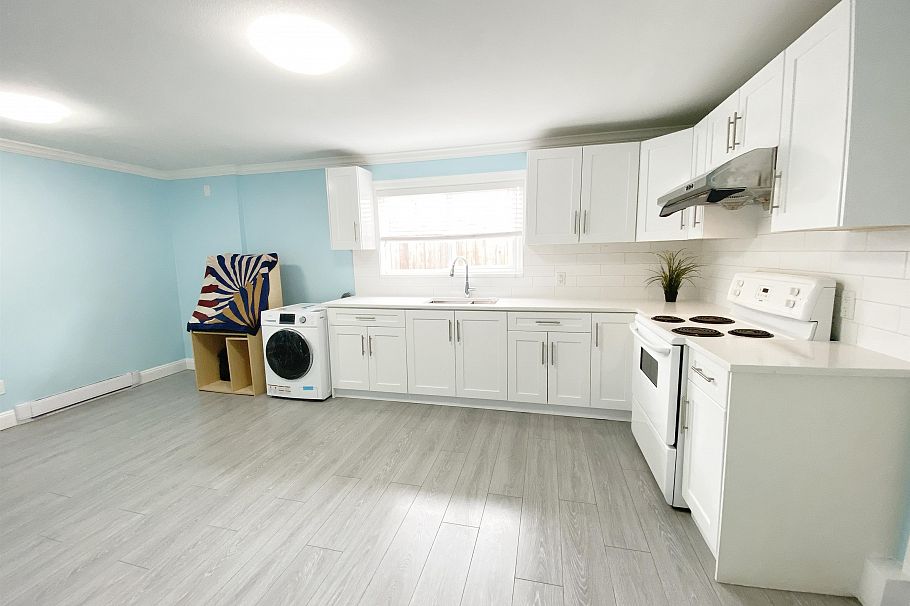 3305B E 25TH AVENUE, Vancouver BC V5R 1J7 Vancouver, BC - 3