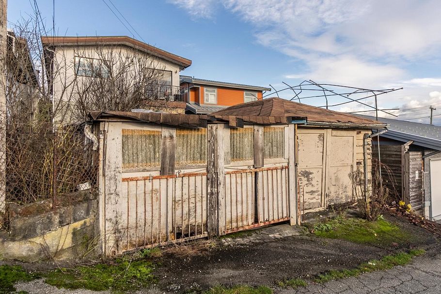 3254 E 5th Avenue Vancouver, BC - 37