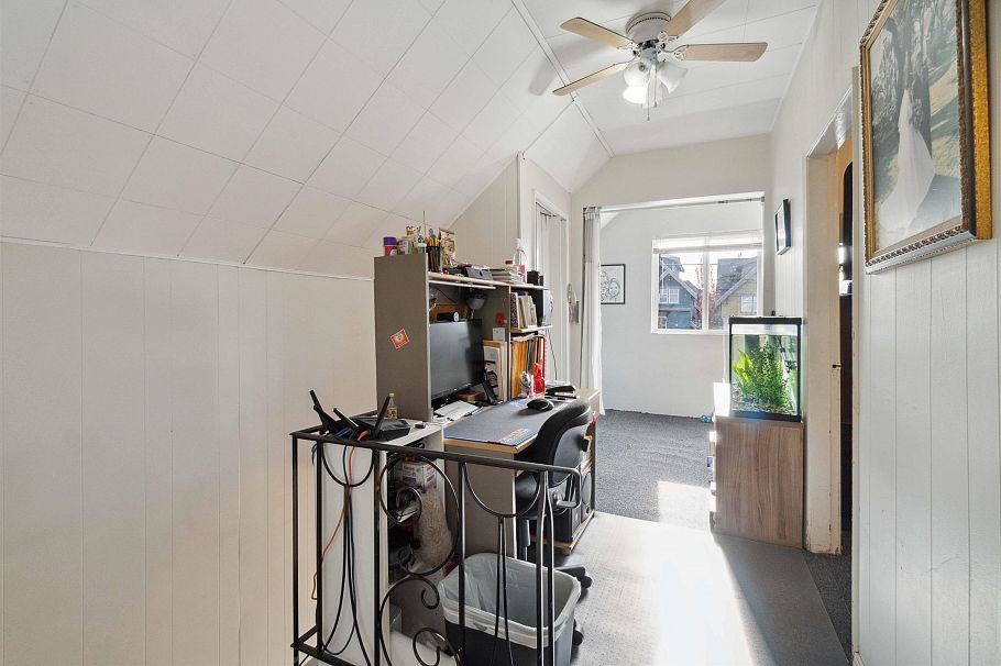 1649 Grant Street Vancouver, BC - 23