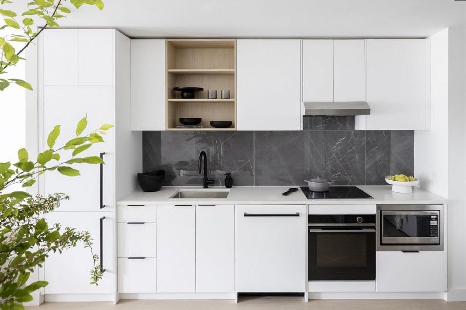 665 422 E 3rd Street North Vancouver, BC - 2