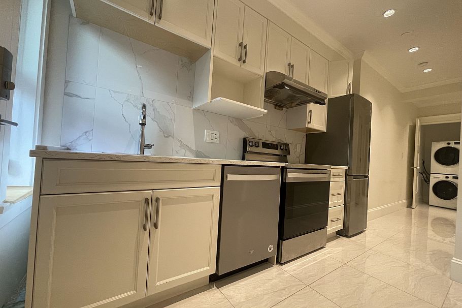 208x 37TH AVENUE, Vancouver BC V5P 1G3 Vancouver, BC - 13