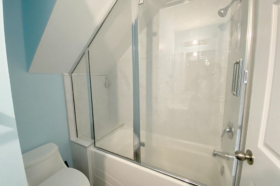 3305B E 25TH AVENUE, Vancouver BC V5R 1J7 Vancouver, BC - 10