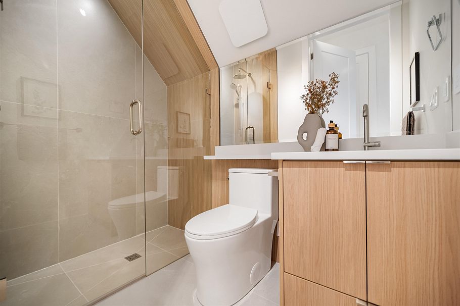 1671 E 31st Avenue Vancouver, BC - 8