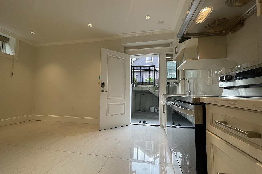 208x 37TH AVENUE, Vancouver BC V5P 1G3 Vancouver, BC - 18