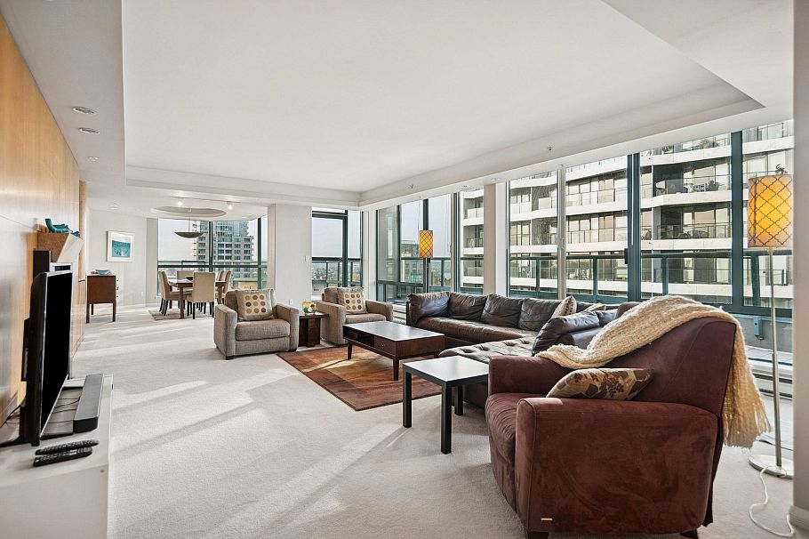 PH 3-4 1383 Howe Street Vancouver, BC - 1