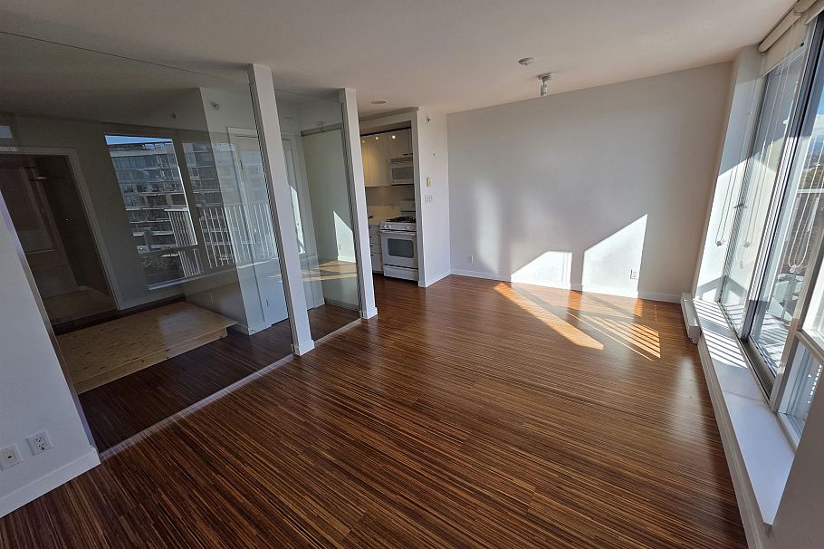 806 328 E 11th Avenue Vancouver, BC - 9