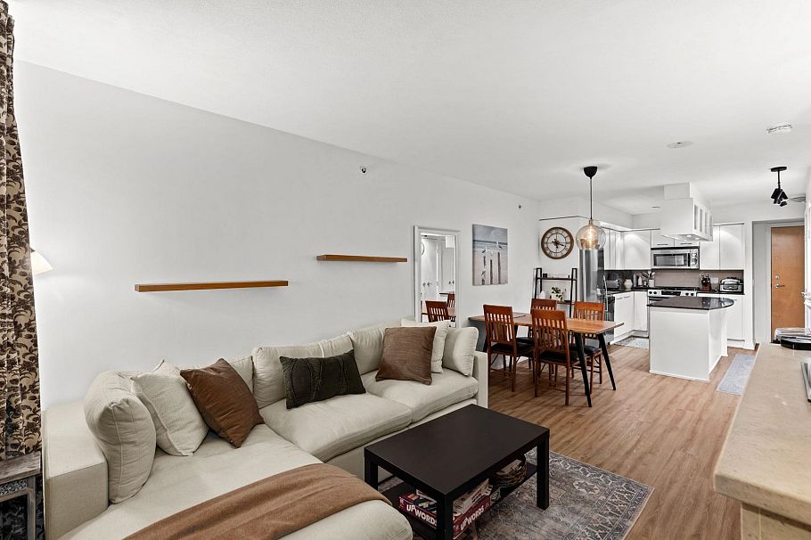 807 683 W Victoria Park North Vancouver, BC - 10