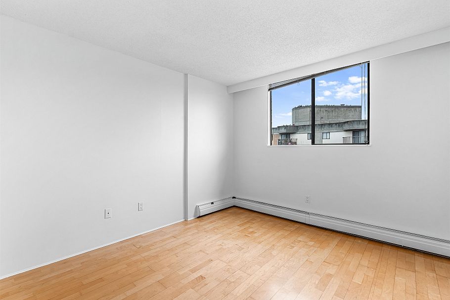 1605 145 St. Georges Avenue North Vancouver, BC - 22