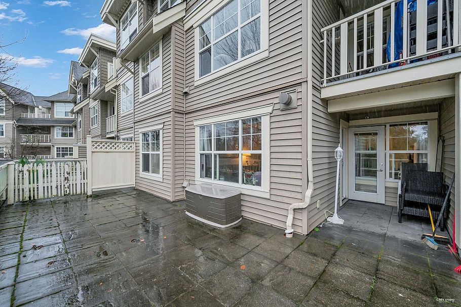 202 960 Lynn Valley Road North Vancouver, BC - 21