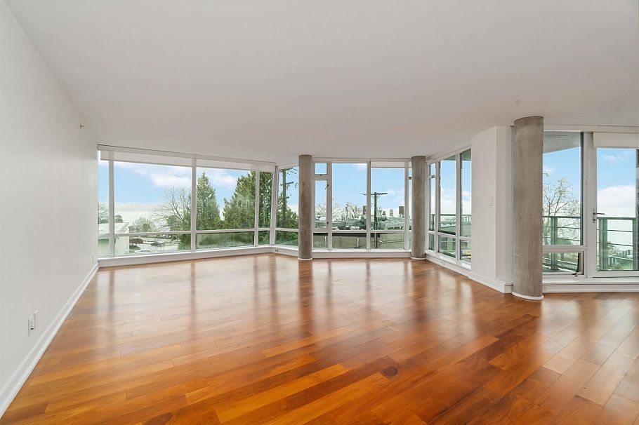 404 1762 Davie Street Vancouver, BC - 1