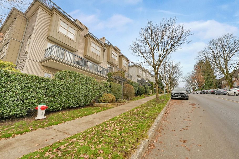 36 3855 Pender Street Burnaby, BC - 32