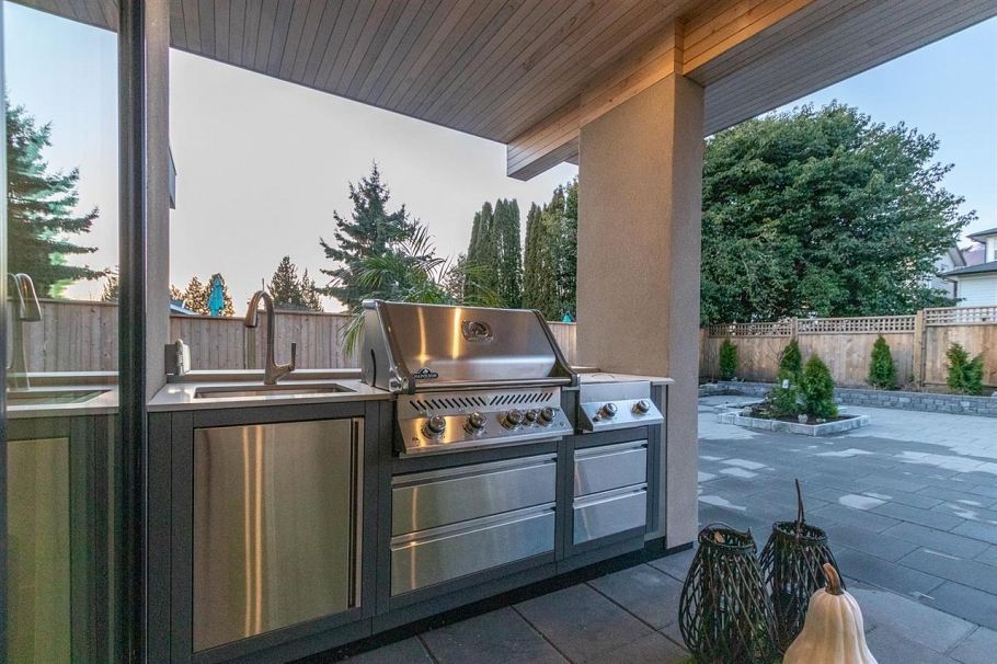 440 W Queens Road North Vancouver, BC - 35