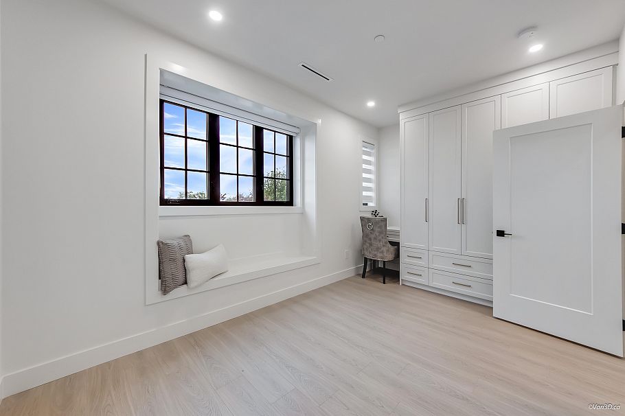 1347 E 64th Avenue Vancouver, BC - 16