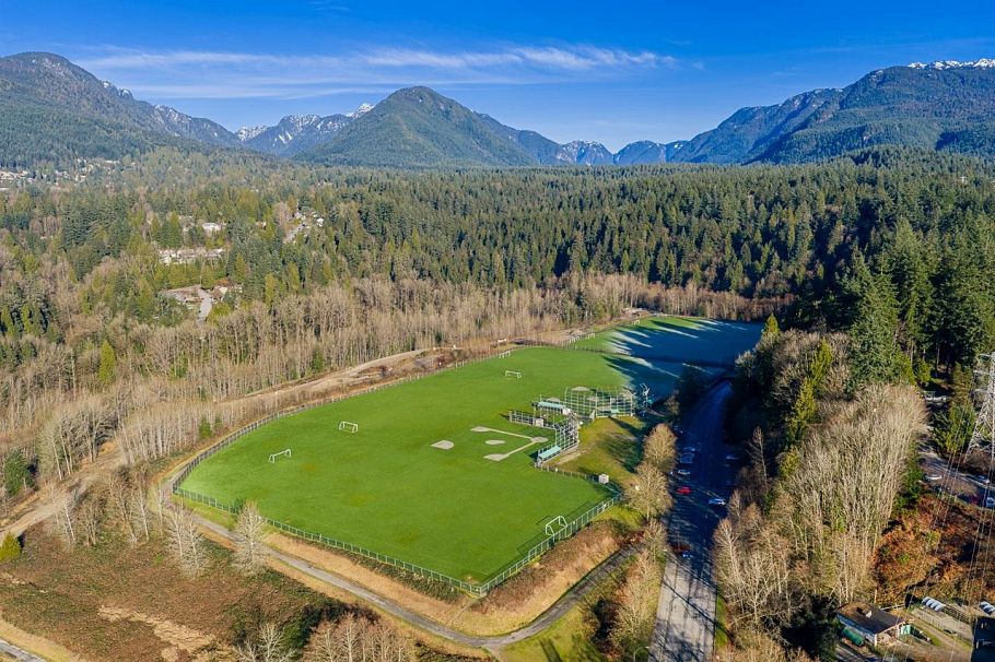 2076 Purcell Way North Vancouver, BC - 37