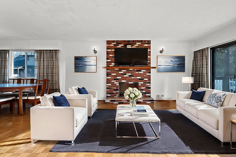 1181 E 24th Avenue Vancouver, BC - 4