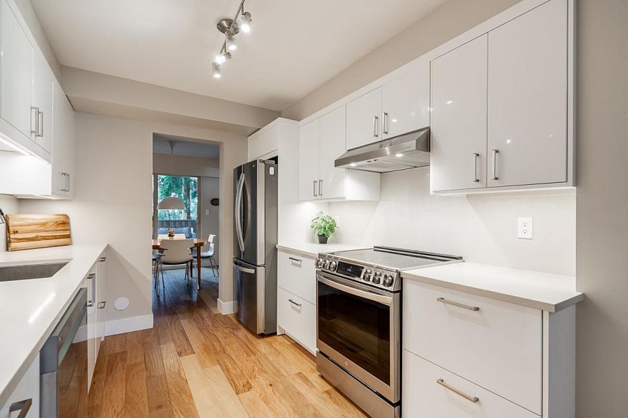 2076 Purcell Way North Vancouver, BC - 14