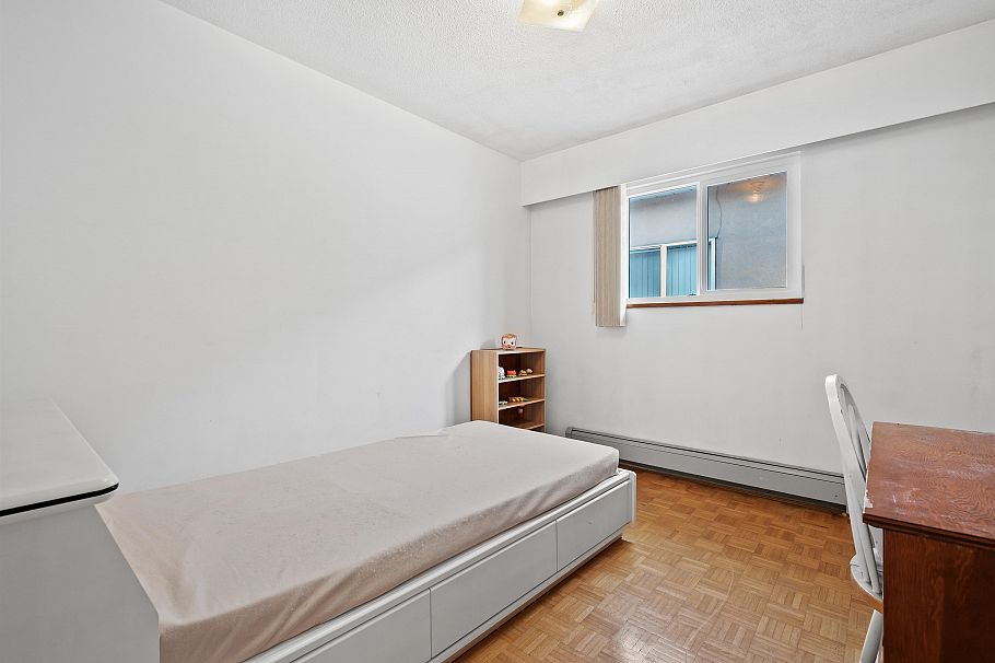 1181 E 24th Avenue Vancouver, BC - 22