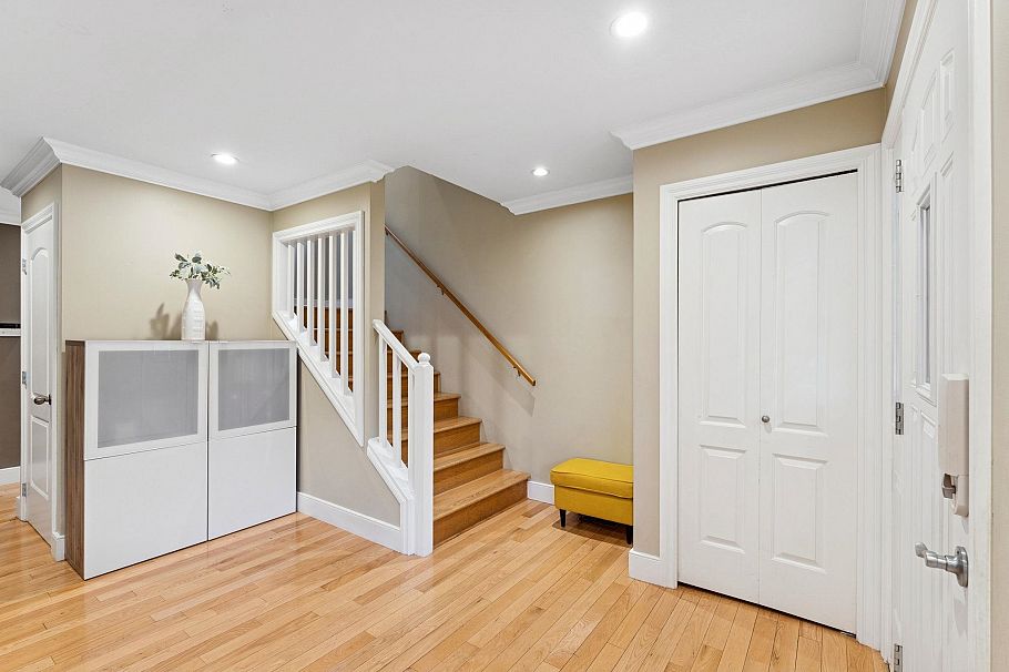 353 E 5th Street North Vancouver, BC - 16