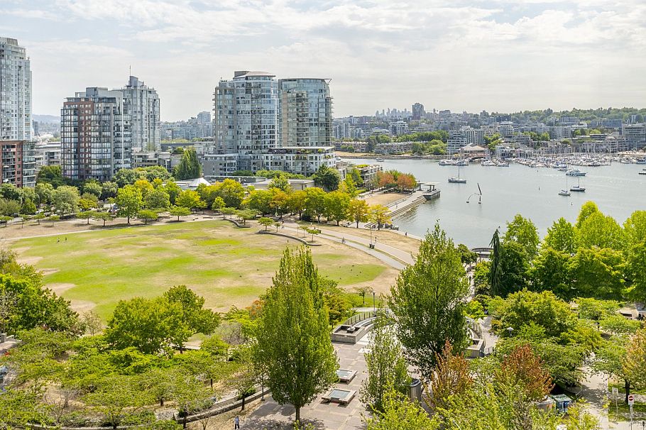 1207 1408 Strathmore Mews Vancouver, BC - 1