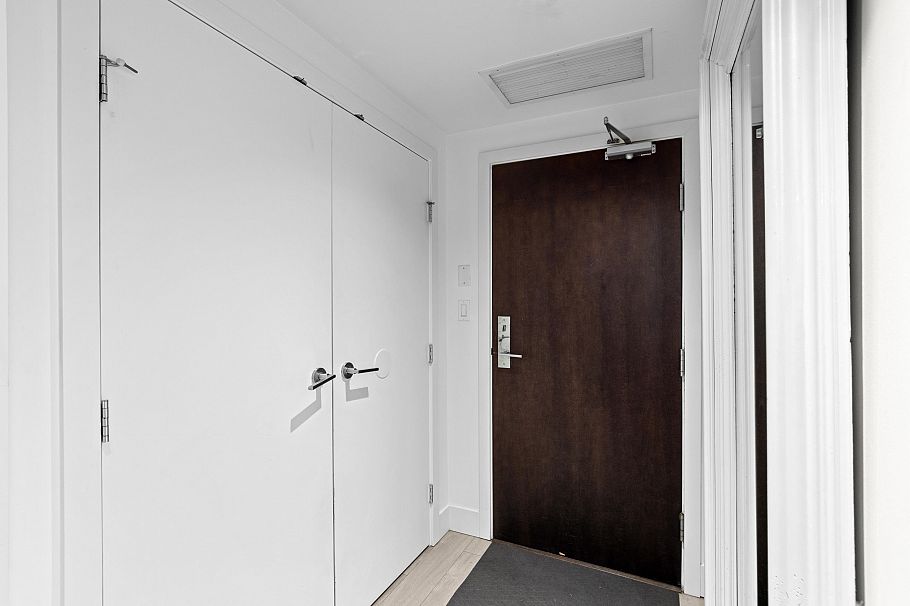 205 1550 Fern Street North Vancouver, BC - 4