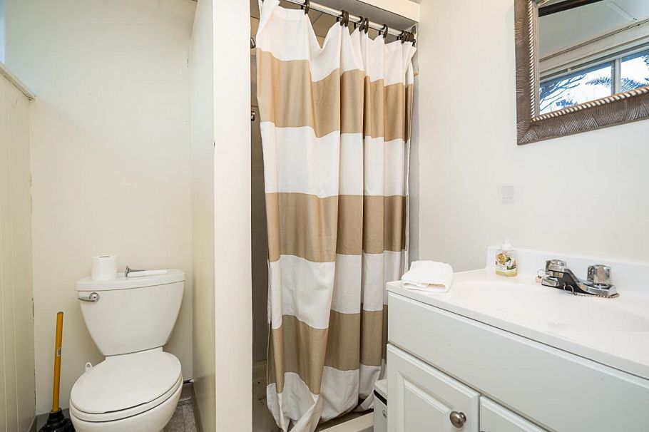 4862 Queensland Road Vancouver, BC - 28