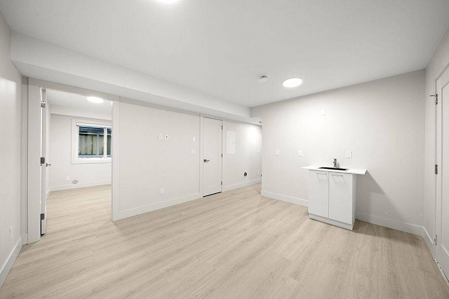 3 3881 Hurst Street Burnaby, BC - 22