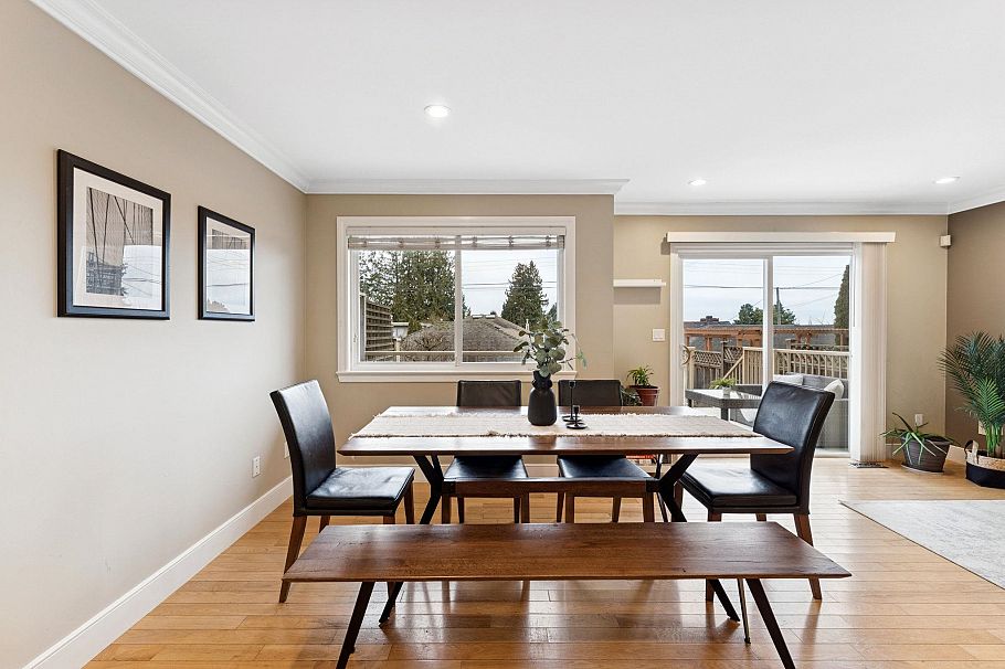 353 E 5th Street North Vancouver, BC - 1